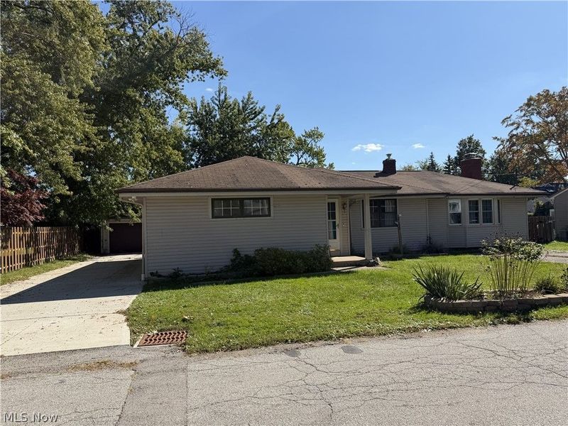 35952 Lakomis Drive, Eastlake, OH 44095 Photo 1