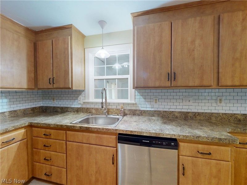 35952 Lakomis Drive, Eastlake, OH 44095 Photo 25