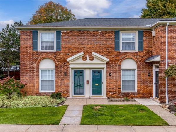 5616 Chelmsford Drive , Lyndhurst, OH 44124