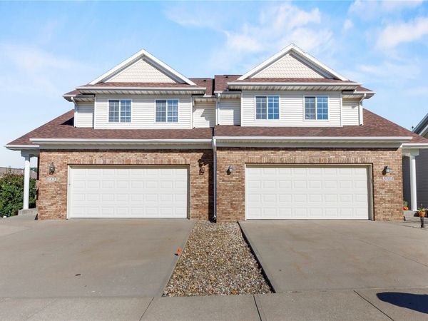 1552 Cook Cir , North Liberty, IA 52317