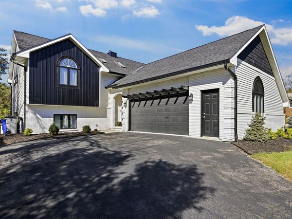 2009 Memorial Drive SE, Cedar Rapids, IA 52403