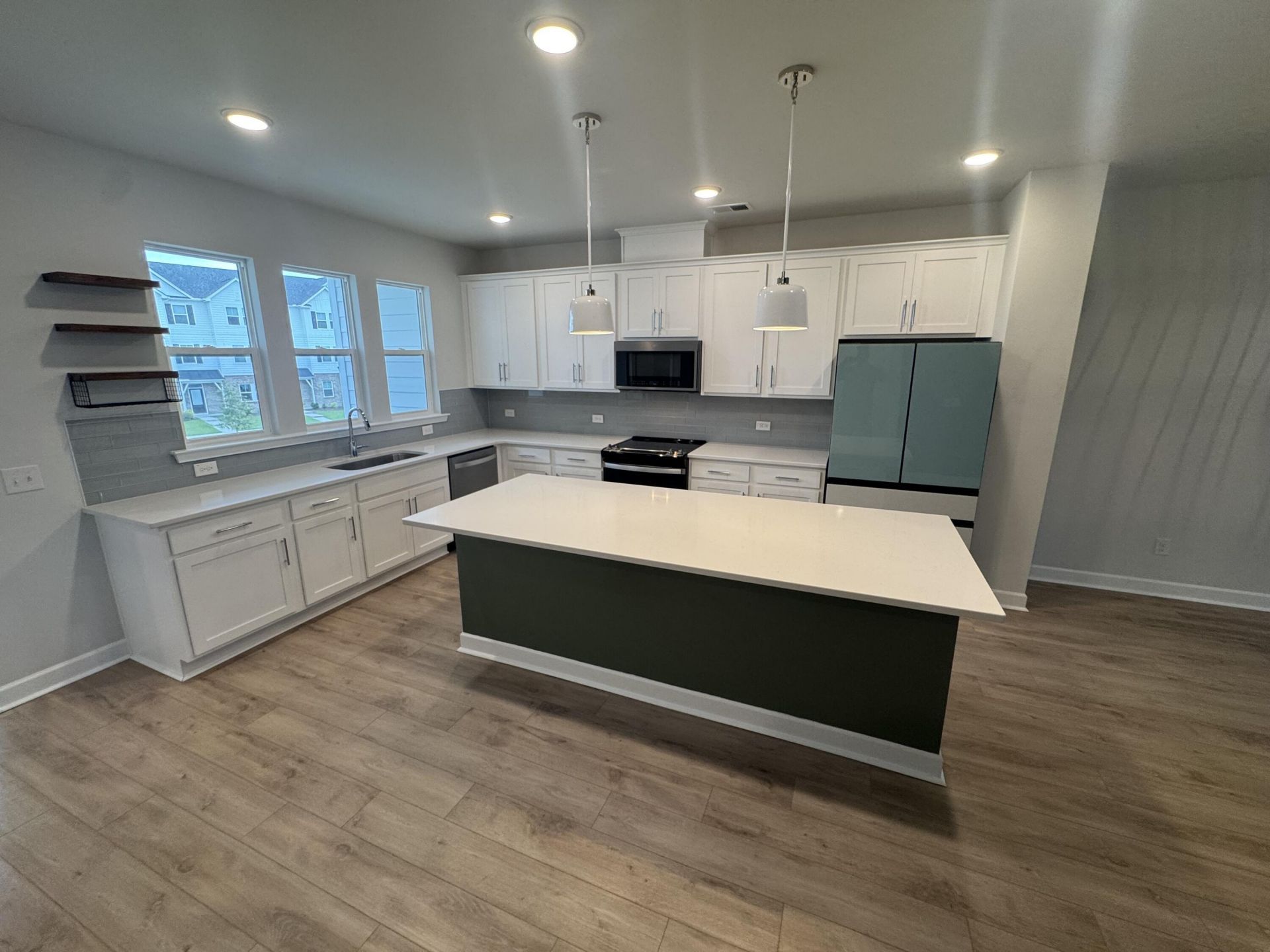 9412 Sun Fountain Drive Photo 4