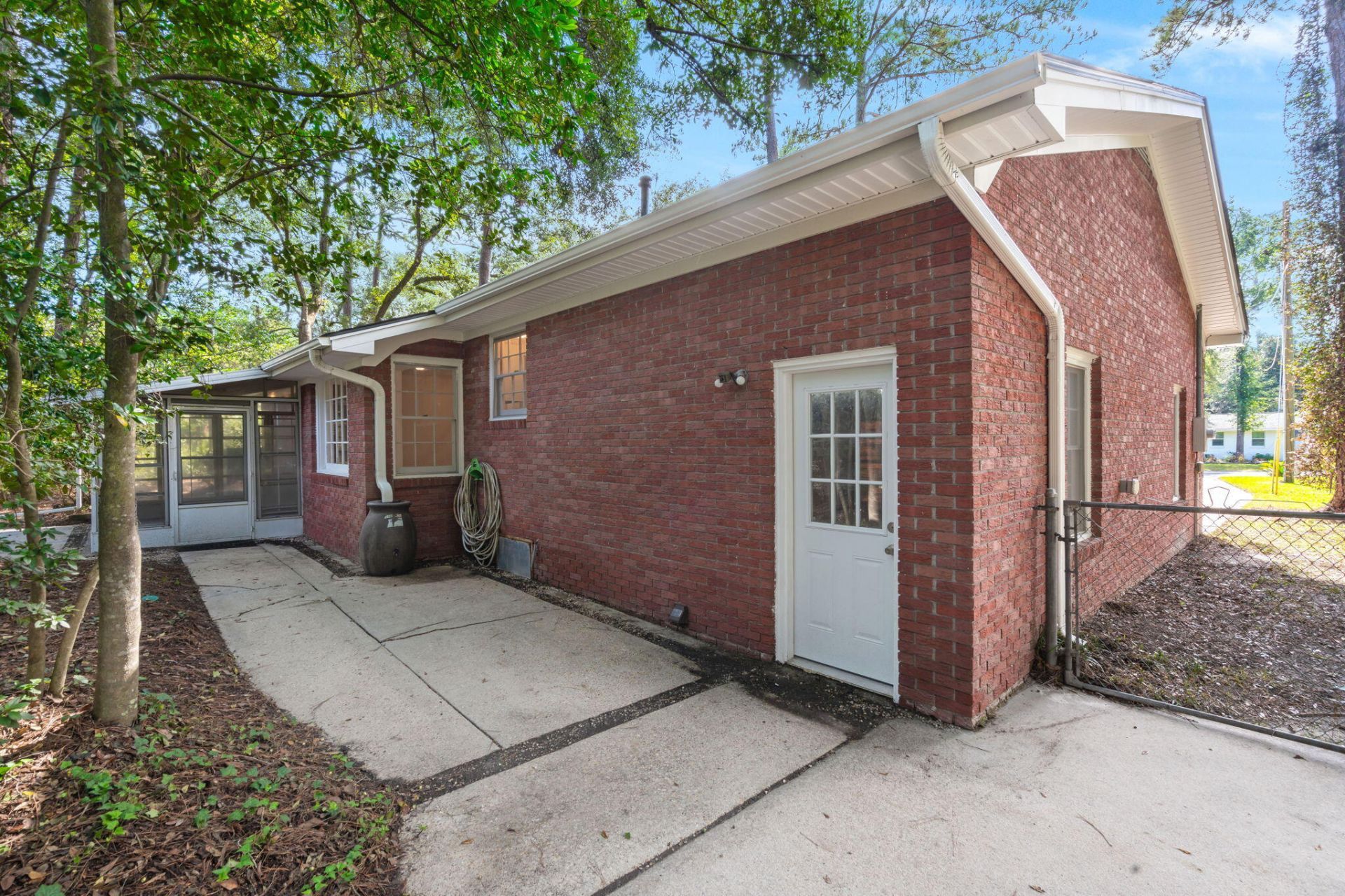 203 Chucker Drive Photo 24