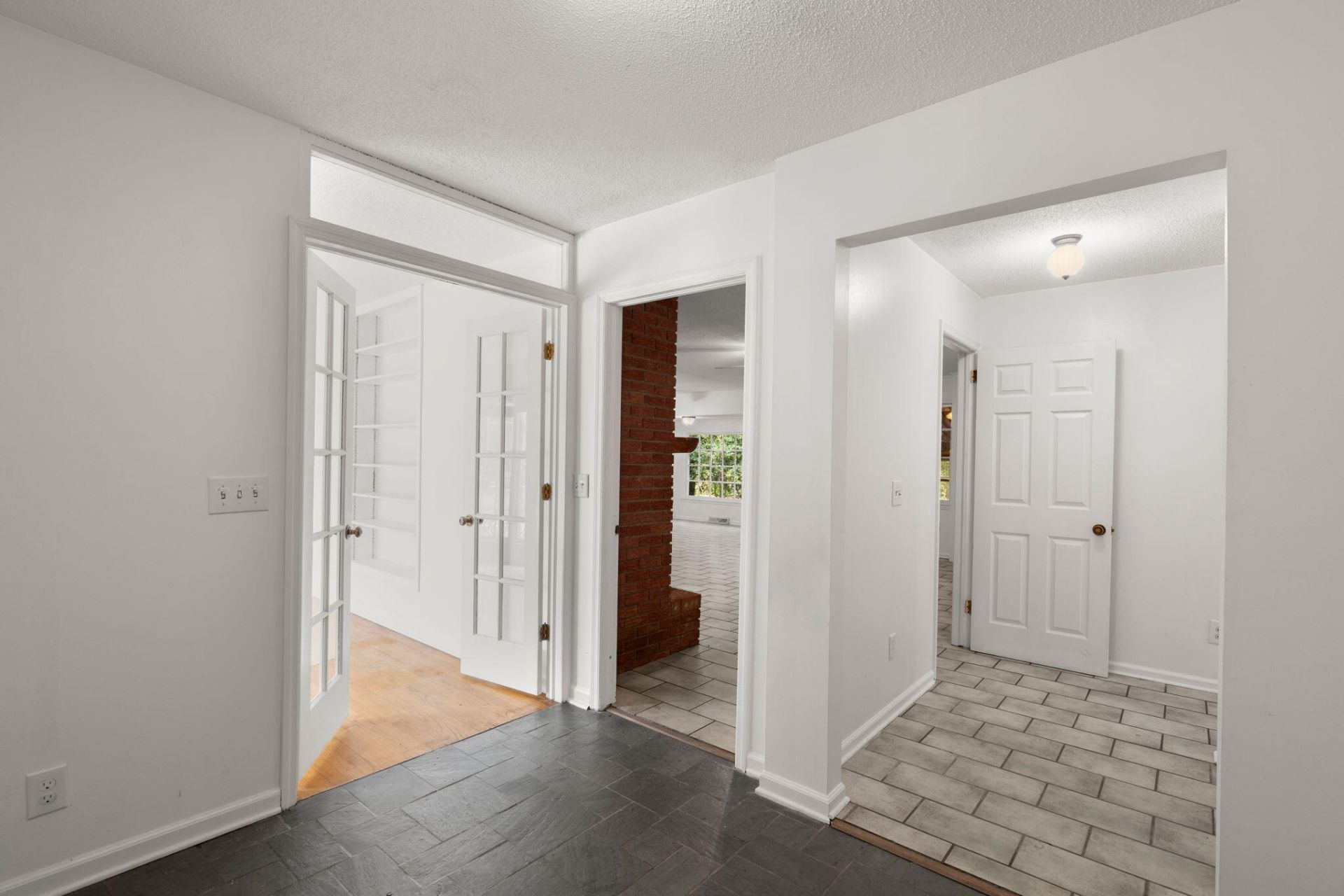 203 Chucker Drive Photo 5