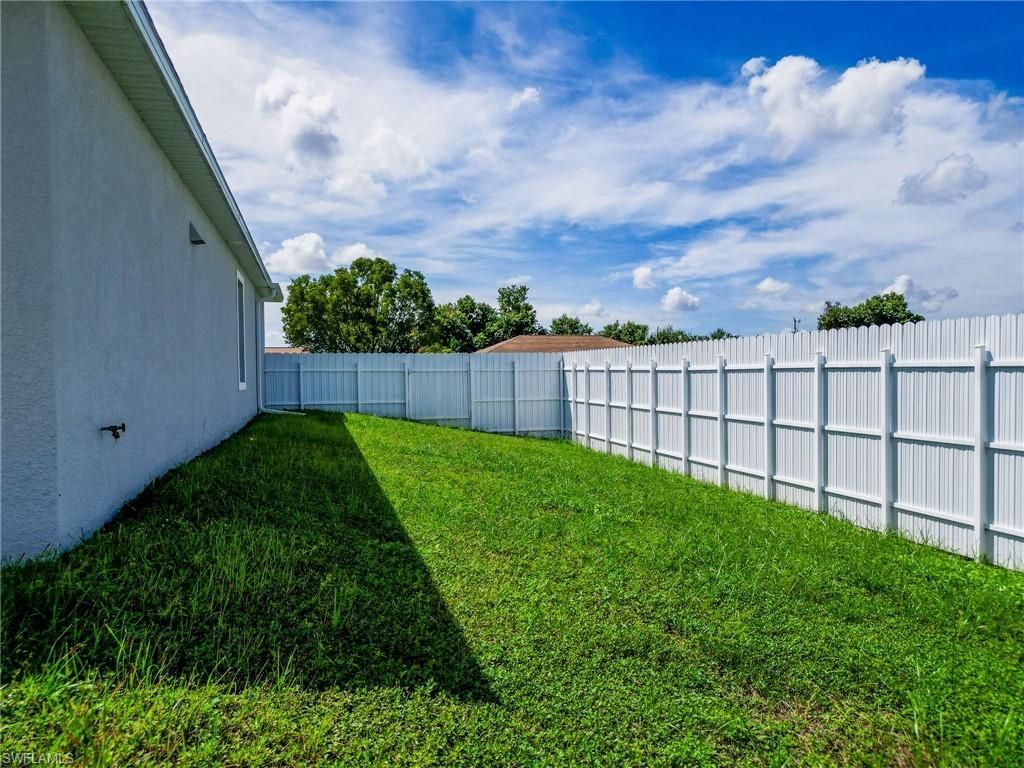 805 Whispering Pines Rd, Cape Coral, FL 33993 Photo