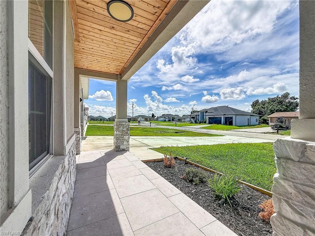 805 Whispering Pines Rd, Cape Coral, FL 33993 Photo