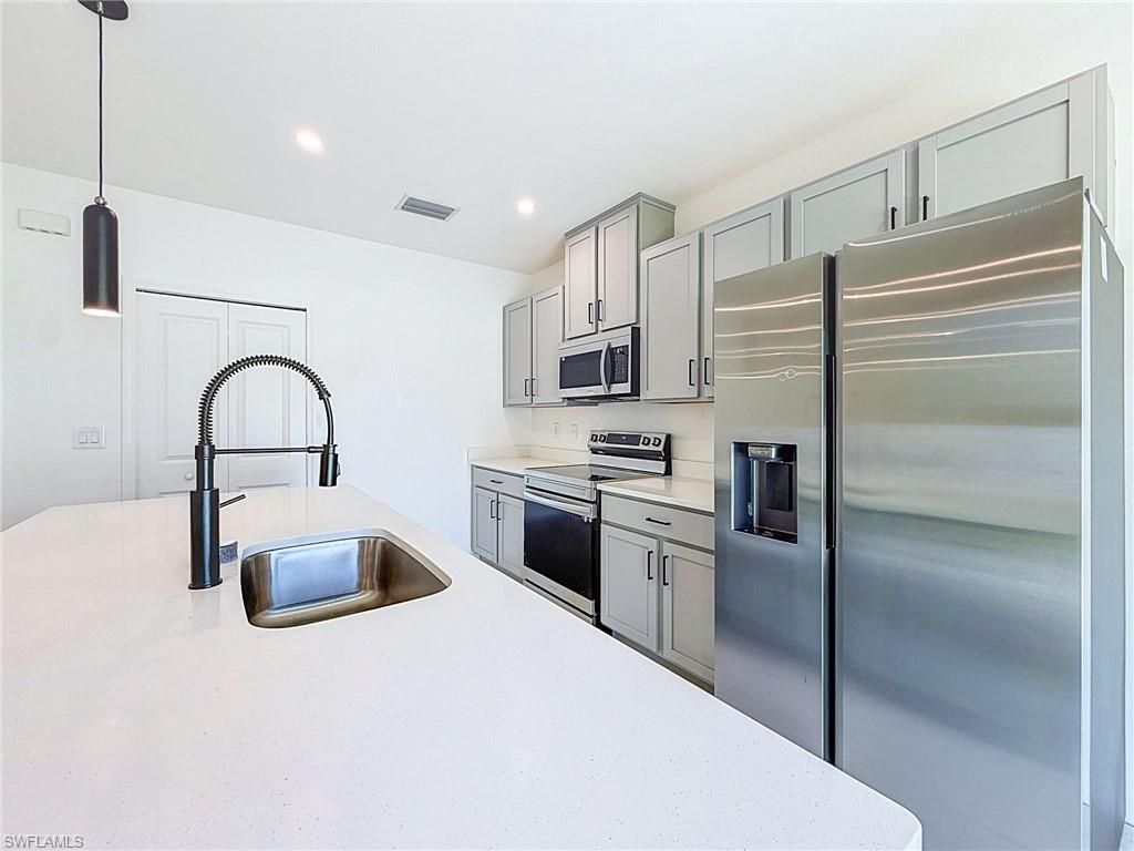 805 Whispering Pines Rd, Cape Coral, FL 33993 Photo