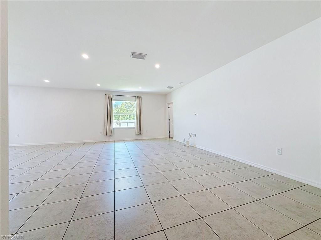 805 Whispering Pines Rd, Cape Coral, FL 33993 Photo
