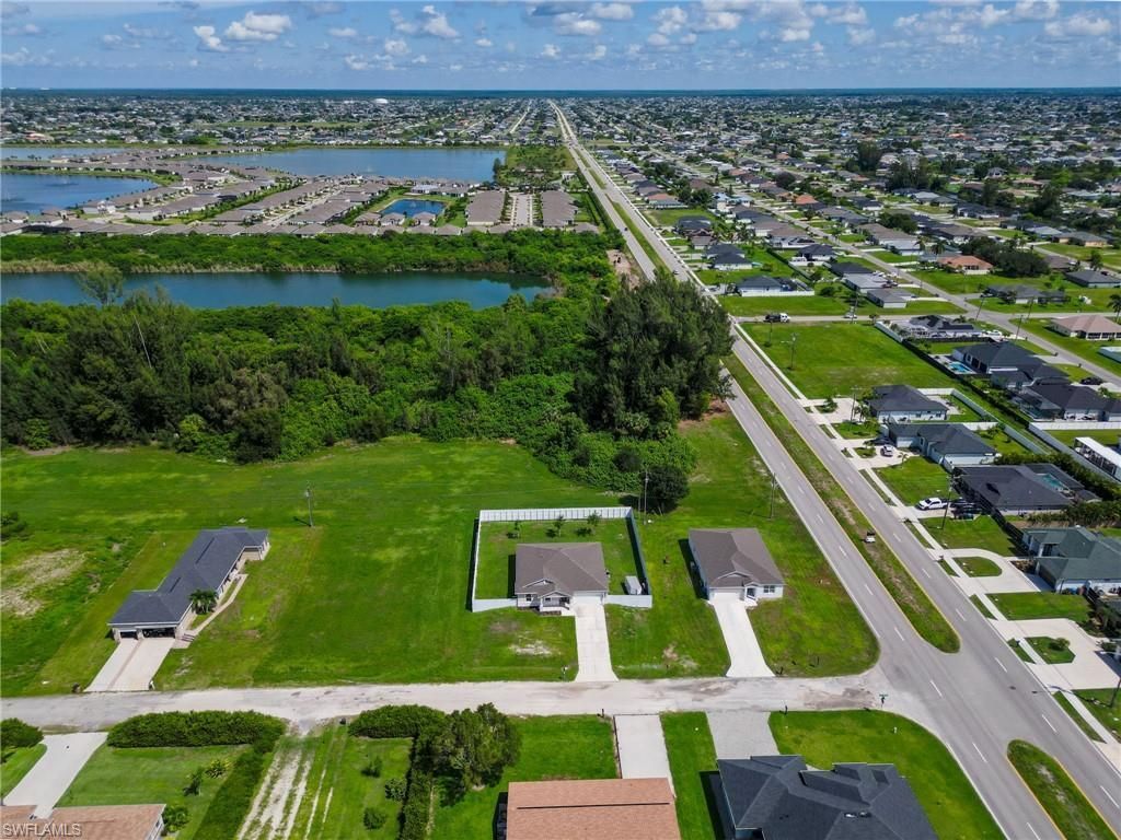 805 Whispering Pines Rd, Cape Coral, FL 33993 Photo