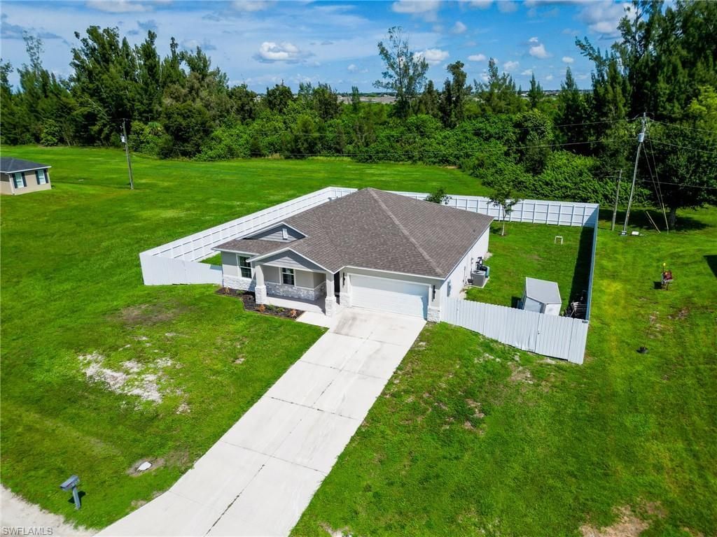 805 Whispering Pines Rd, Cape Coral, FL 33993 Photo