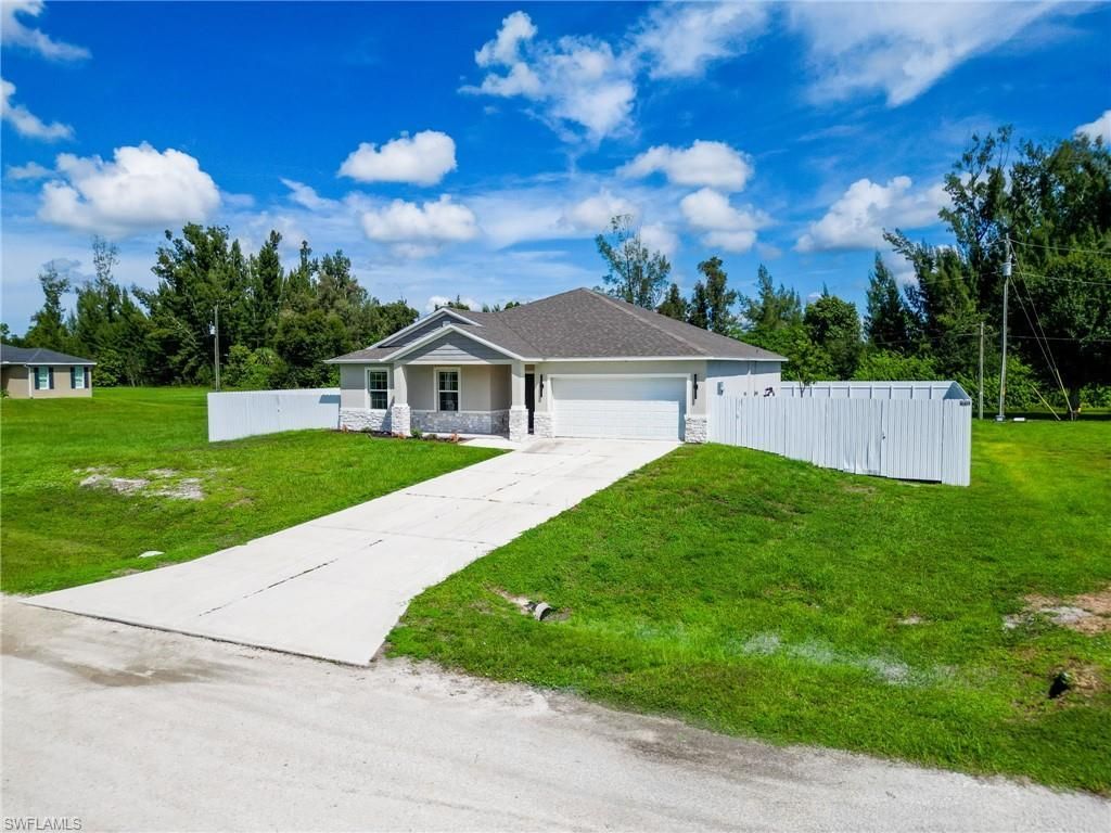 805 Whispering Pines Rd, Cape Coral, FL 33993 Photo