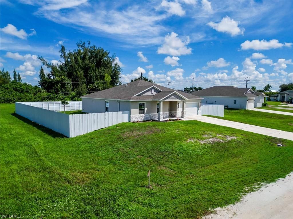 805 Whispering Pines Rd, Cape Coral, FL 33993 Photo