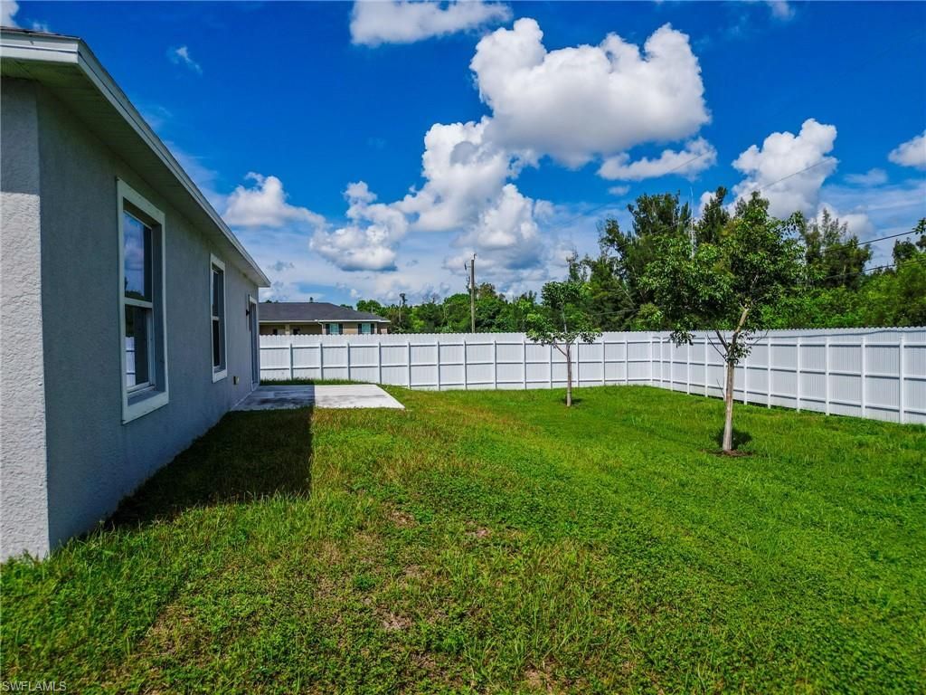 805 Whispering Pines Rd, Cape Coral, FL 33993 Photo
