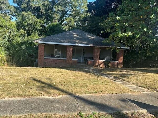 2401 9TH Ave, Haleyville, AL 35565