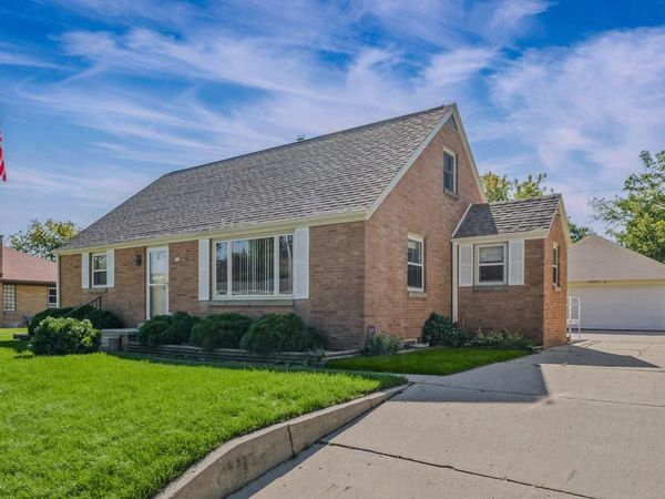 823 Columbia AVENUE, South Milwaukee, WI 53172