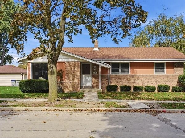 7708 W Tripoli AVENUE, Milwaukee, WI 53220