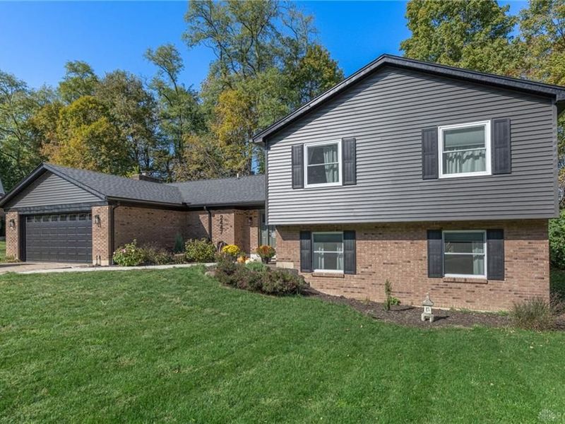 2447 Beechknoll Point, Centerville, OH 45458 Photo 1