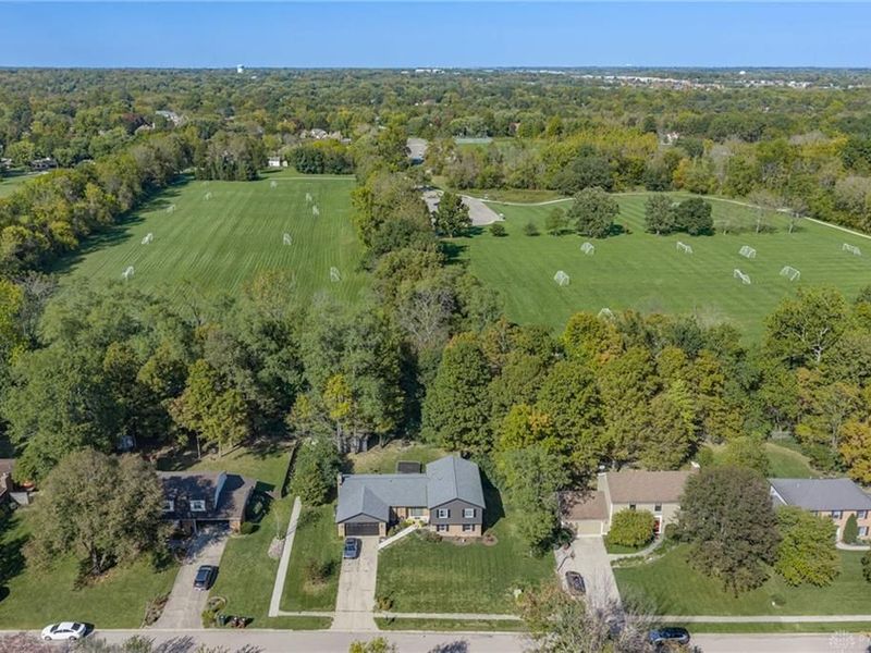 2447 Beechknoll Point, Centerville, OH 45458 Photo 3
