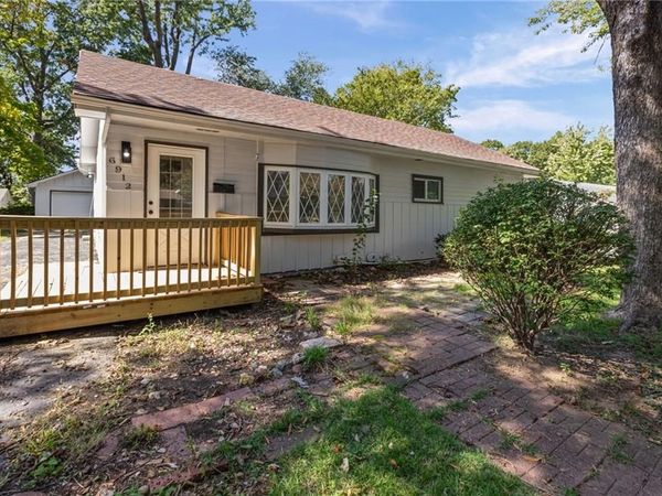 6912 N Harrison Street, Gladstone, MO 64118