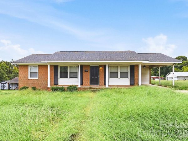 221 Tanglewood Drive , Kannapolis, NC 28081