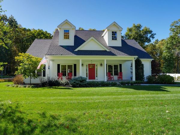 87 North St, Grafton, MA 01519
