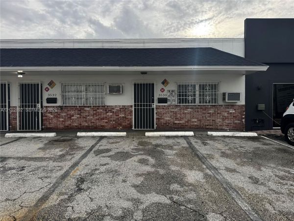 3530 NW 10th Ave , Oakland Park, FL 33309