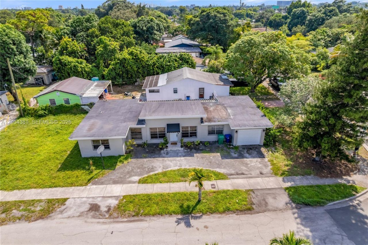550 NW 107th St , Miami, FL 33168 Photo
