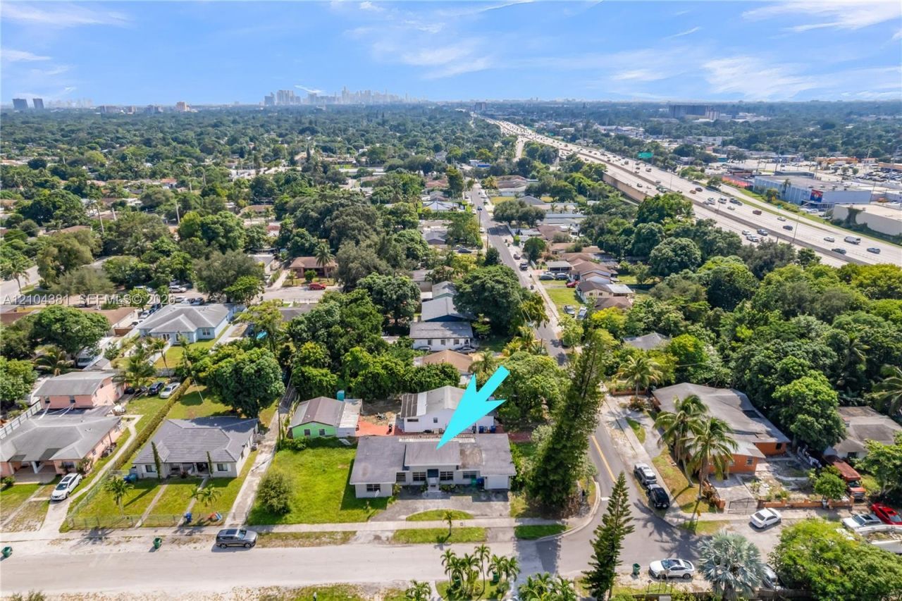 550 NW 107th St , Miami, FL 33168 Photo
