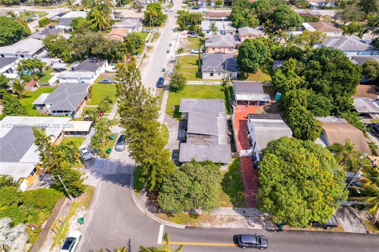 550 NW 107th St , Miami, FL 33168 Photo