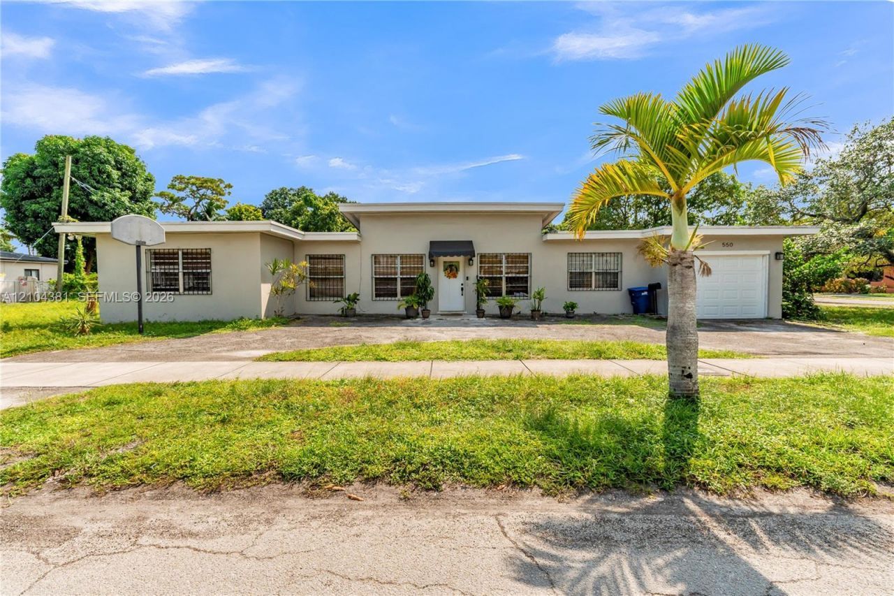 550 NW 107th St , Miami, FL 33168 Photo