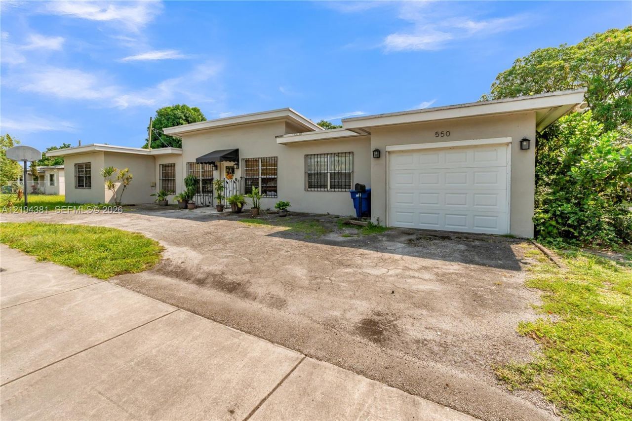 550 NW 107th St , Miami, FL 33168 Photo