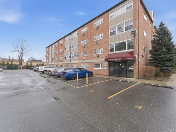 222 Smith Street , Unit 2E, Freeport, NY 11520