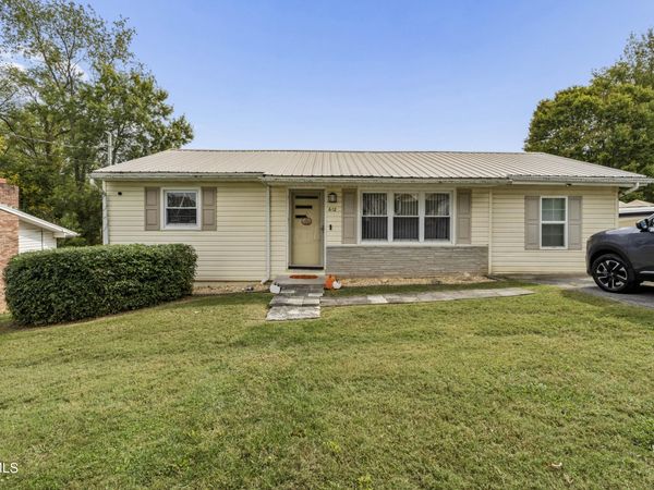 612 South Roan Street, Elizabethton, TN 37643