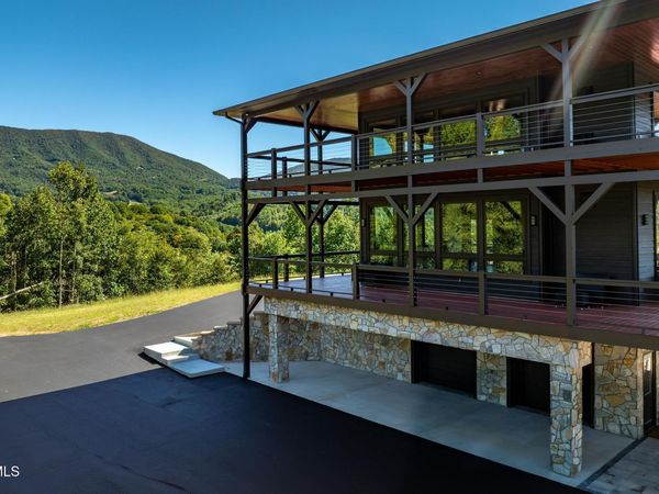 963 Cherry Springs Lane, Trade, TN 37691