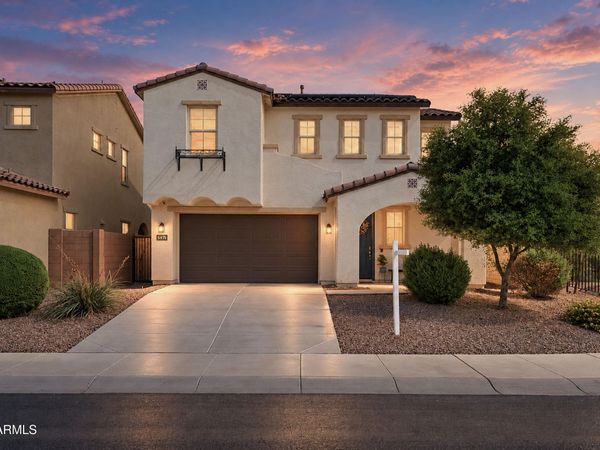 687 N SPARROW Court, Gilbert, AZ 85234