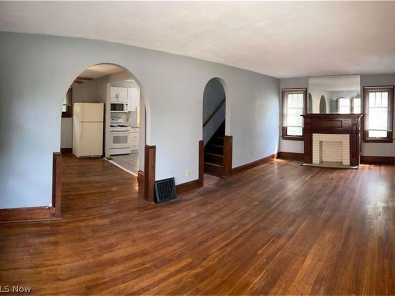 493 Rentschler Street , Akron, OH 44304 Photo 2