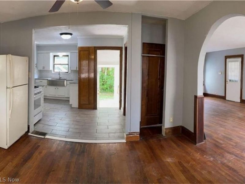 493 Rentschler Street , Akron, OH 44304 Photo 3