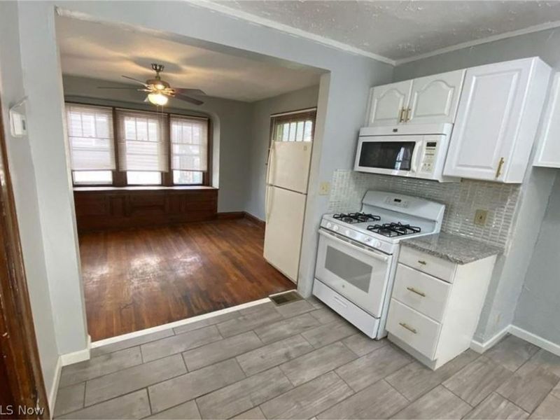 493 Rentschler Street , Akron, OH 44304 Photo 6