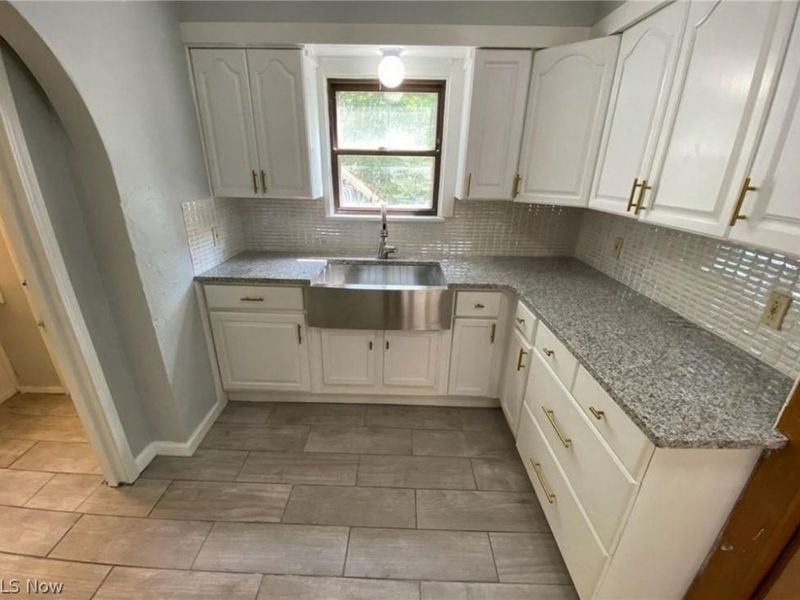 493 Rentschler Street , Akron, OH 44304 Photo 7