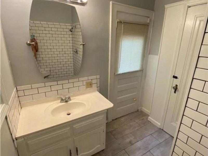 493 Rentschler Street , Akron, OH 44304 Photo 8
