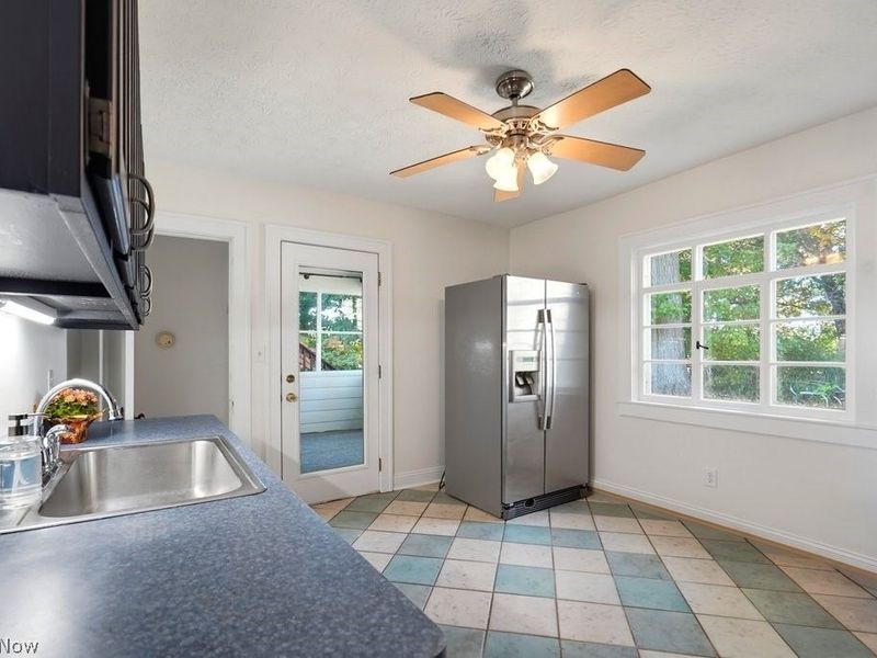 366 Riverside Drive, Painesville, OH 44077 Photo 9