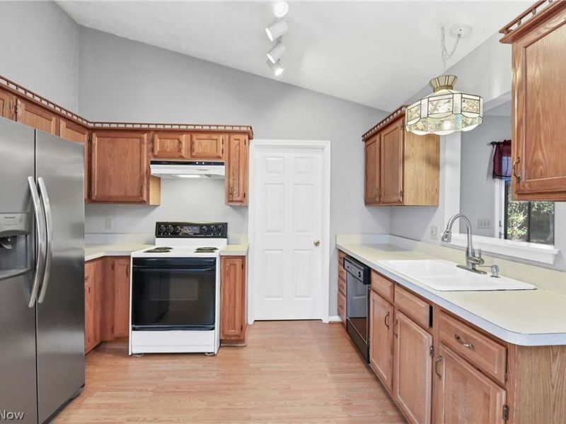 2053 Candlewood Drive, Unit 18-A, Avon, OH 44011 Photo 10