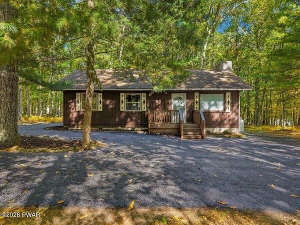 111 Forest View Drive , Hawley, PA 18428