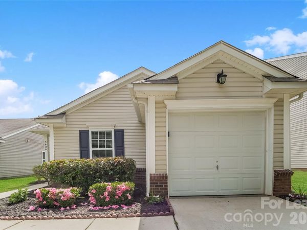 3626 Charterhall Lane , Charlotte, NC 28215