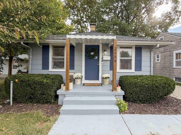 2608 S Pasfield Street, Springfield, IL 62704