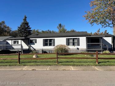 786 Chestnut Street, Handy Township, Mi 48836
