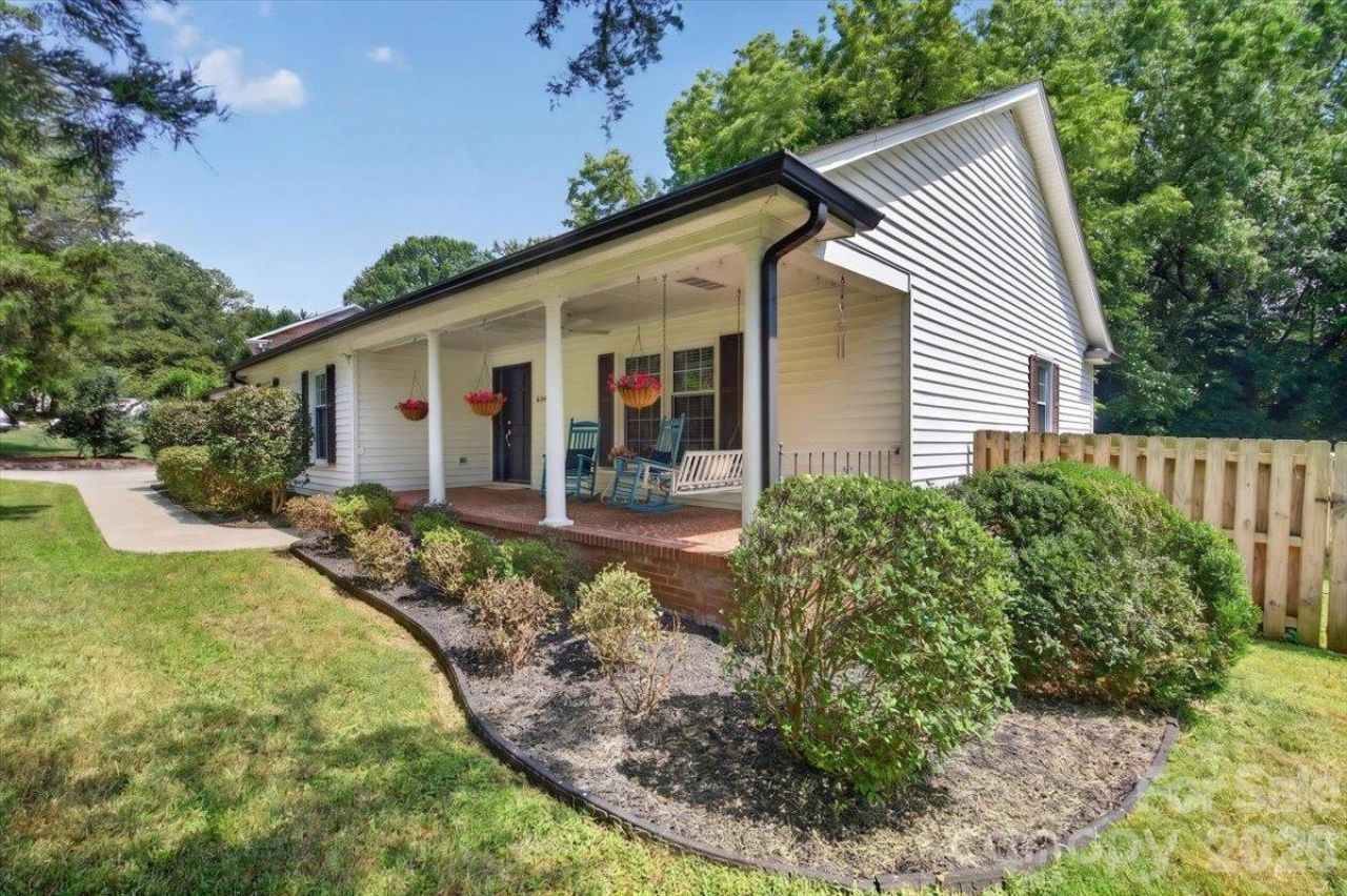 4124 Bridgewood Lane , Charlotte, NC 28226 Main Photo