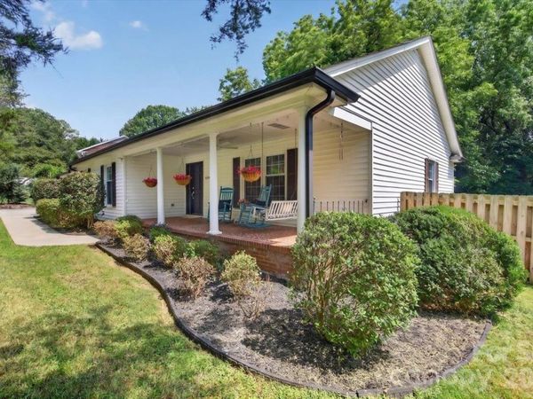 4124 Bridgewood Lane , Charlotte, NC 28226