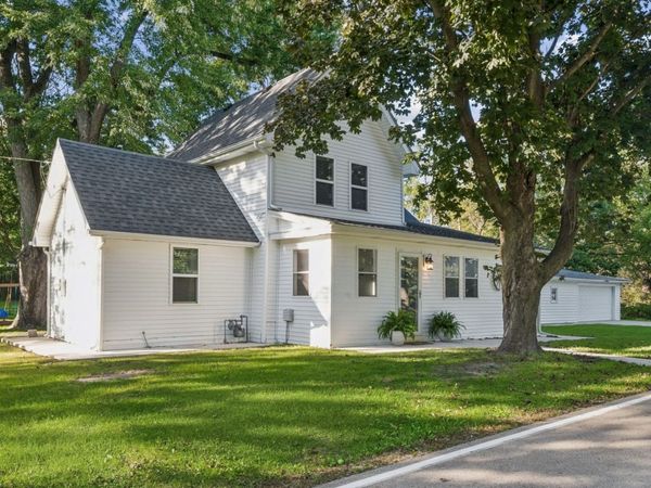 3S530 Finley Road, Sugar Grove, IL 60554