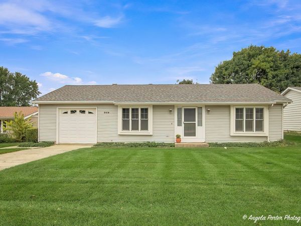 948 Wiltshire Drive , McHenry, IL 60050